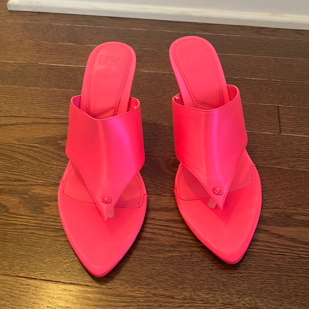 New never worn Zara Satin Effect Heels